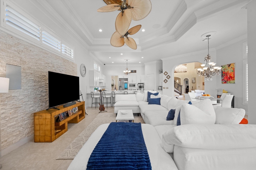 10771 Versailles Boulevard - Photo 12