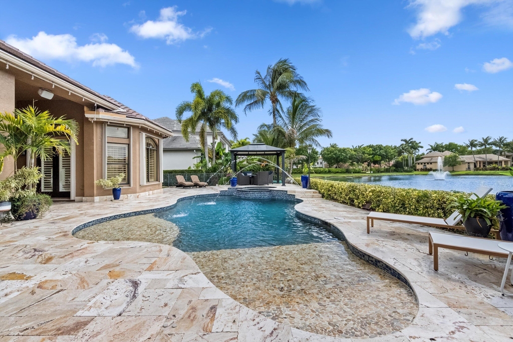10771 Versailles Boulevard - Photo 37