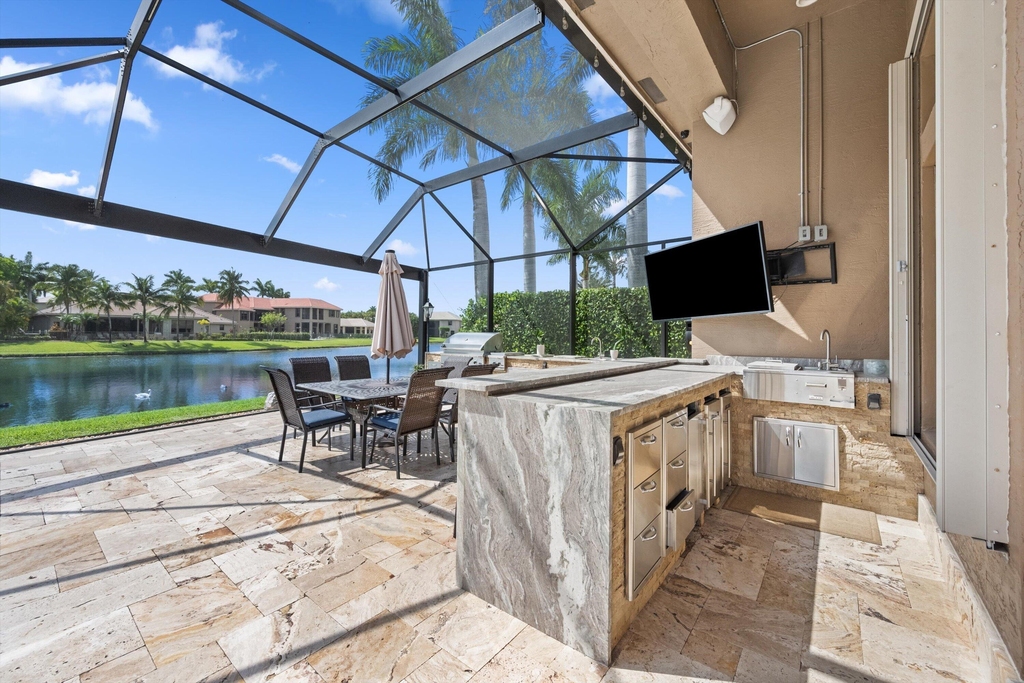 10771 Versailles Boulevard - Photo 35