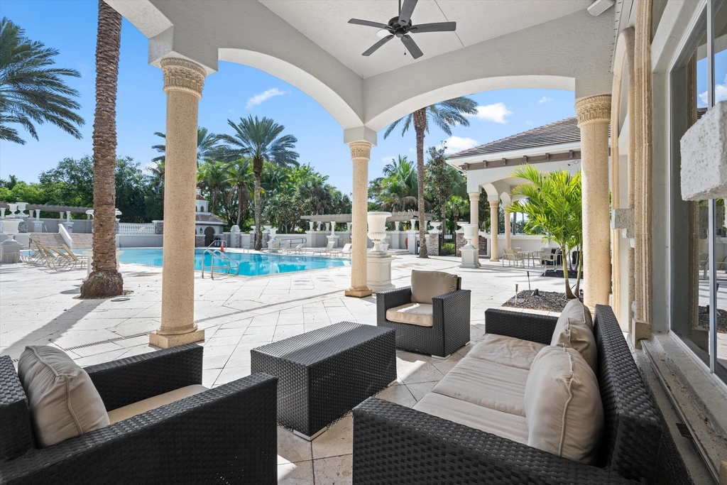 10771 Versailles Boulevard - Photo 53
