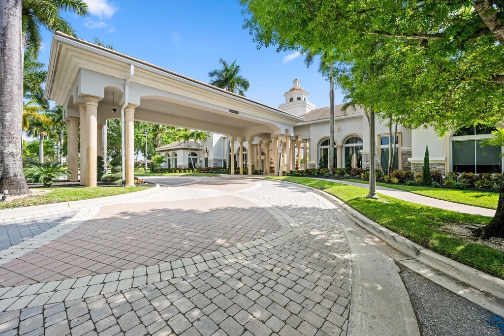 10771 Versailles Boulevard - Photo 55