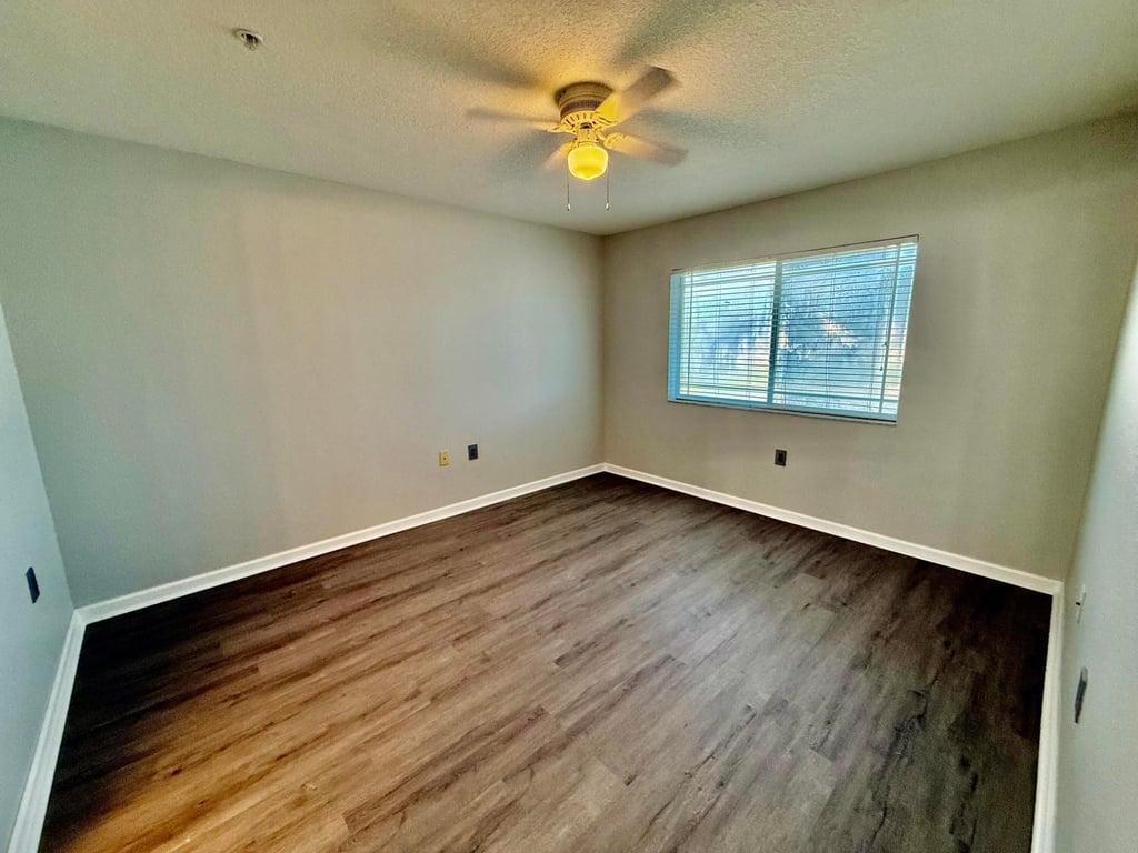 271 Sw Palm Drive - Photo 11