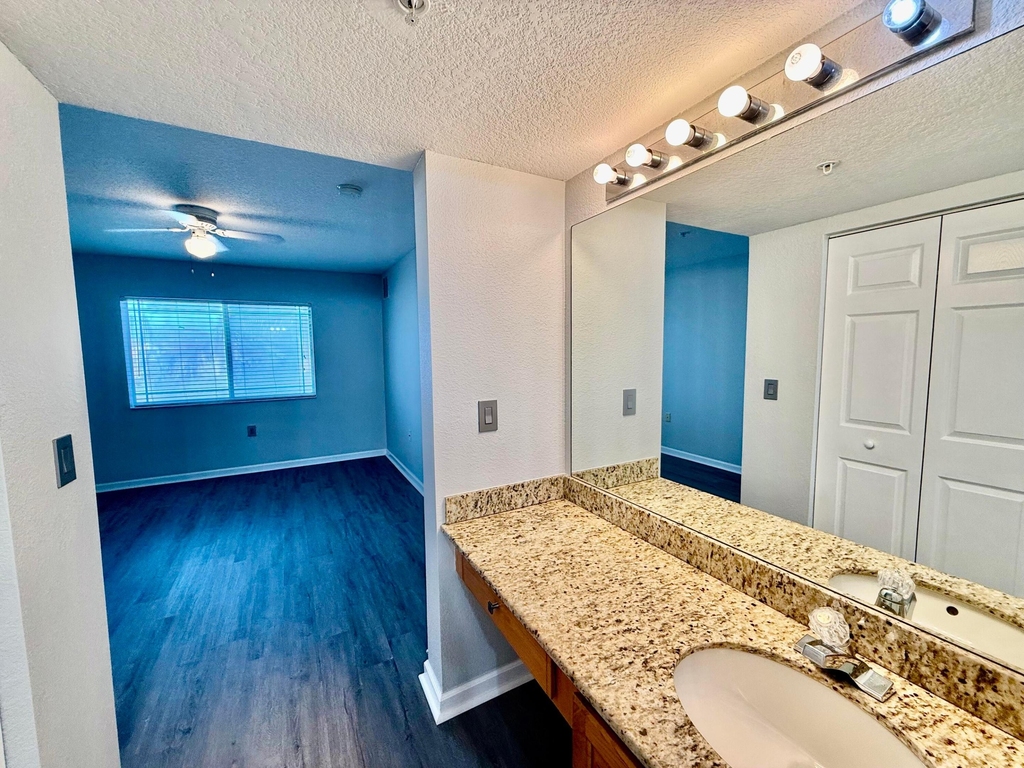 271 Sw Palm Drive - Photo 15
