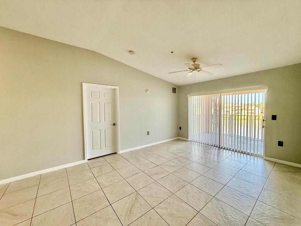 271 Sw Palm Drive - Photo 21