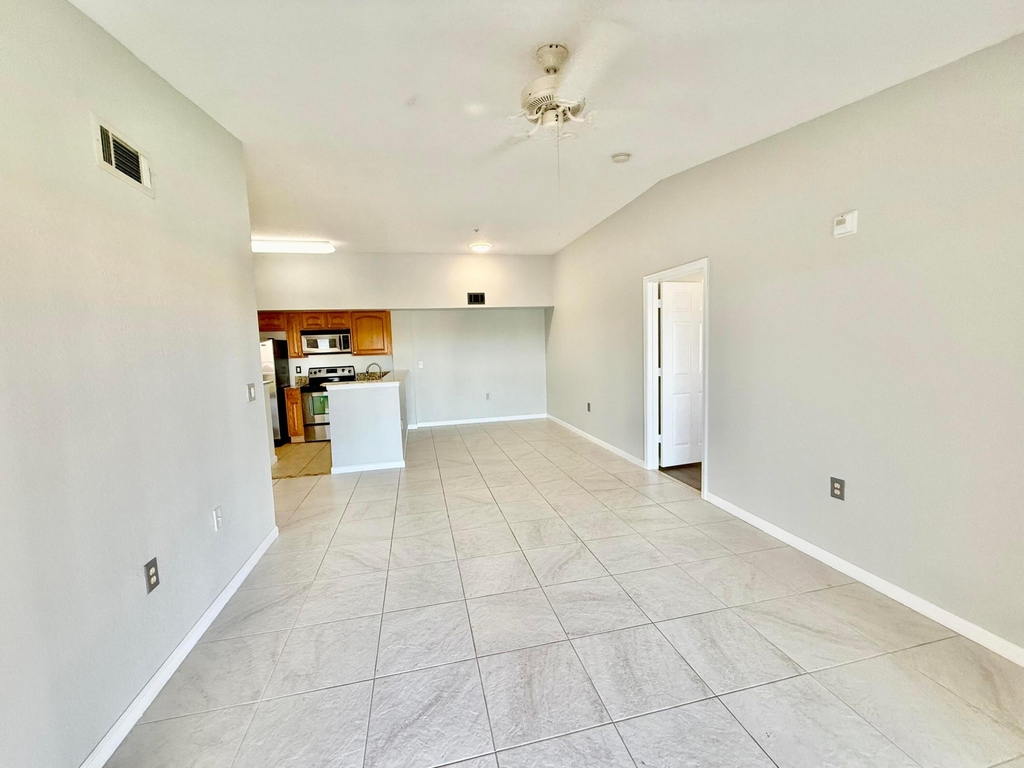 271 Sw Palm Drive - Photo 9