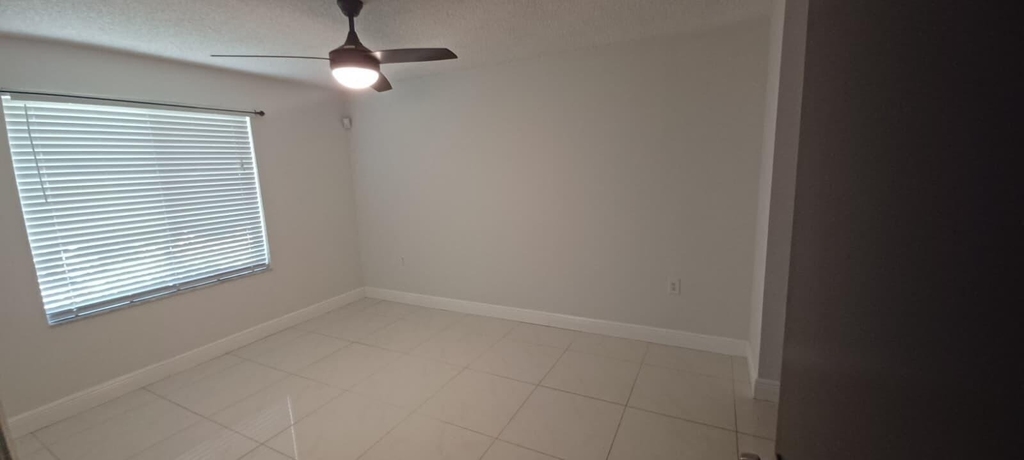 19111 Glenmoor Drive - Photo 3