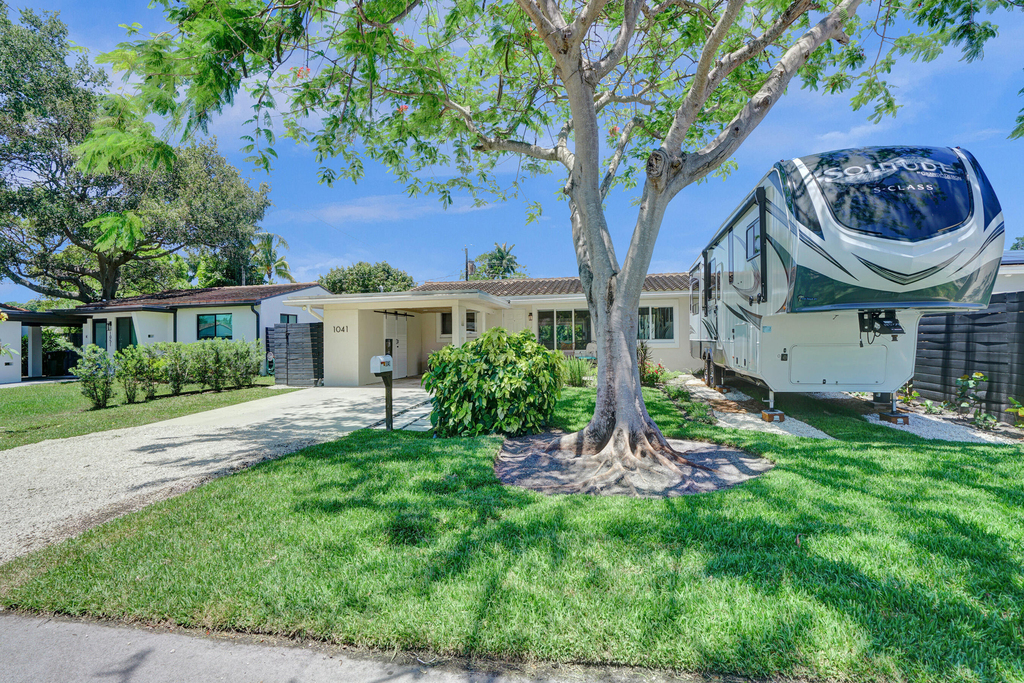 1041 Sw 32nd Street - Photo 0