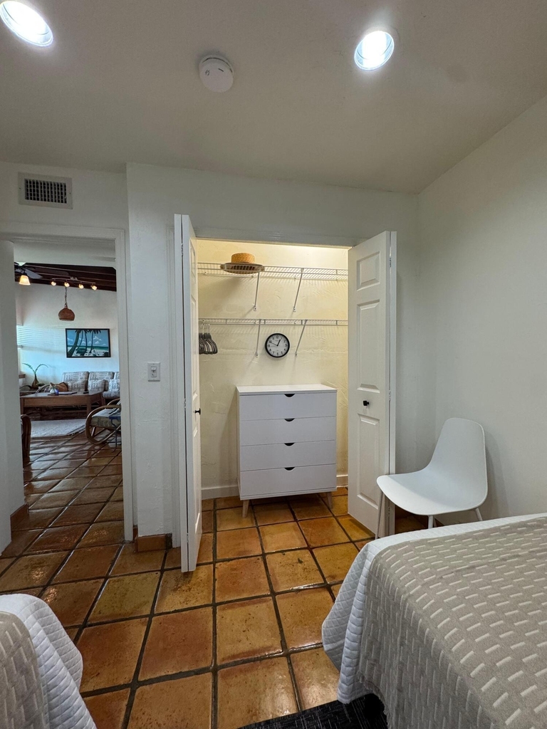 256 E 24th Street - Photo 6