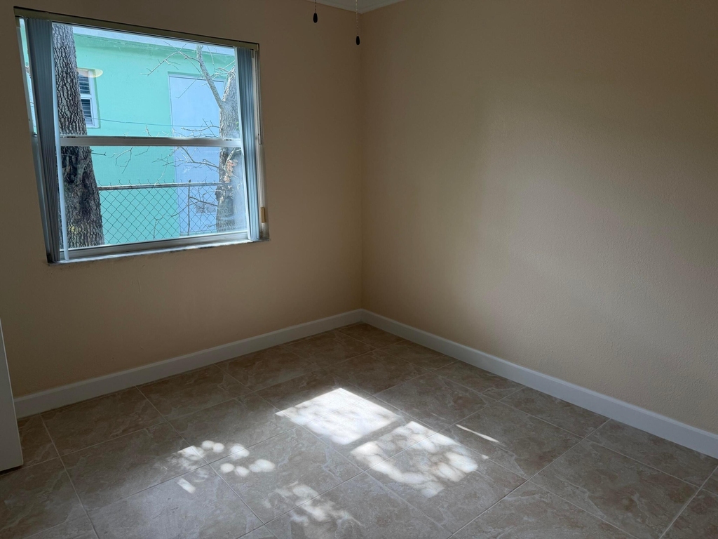 926 14th Street - Photo 11