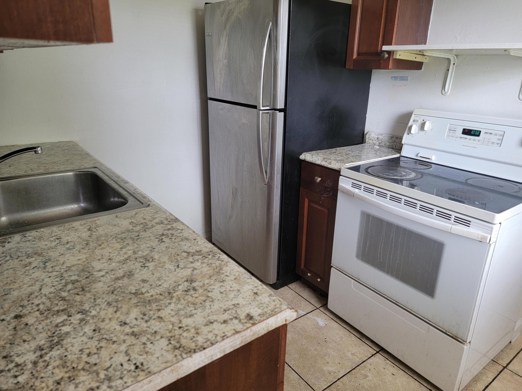 275 Nw 187th Street - Photo 2