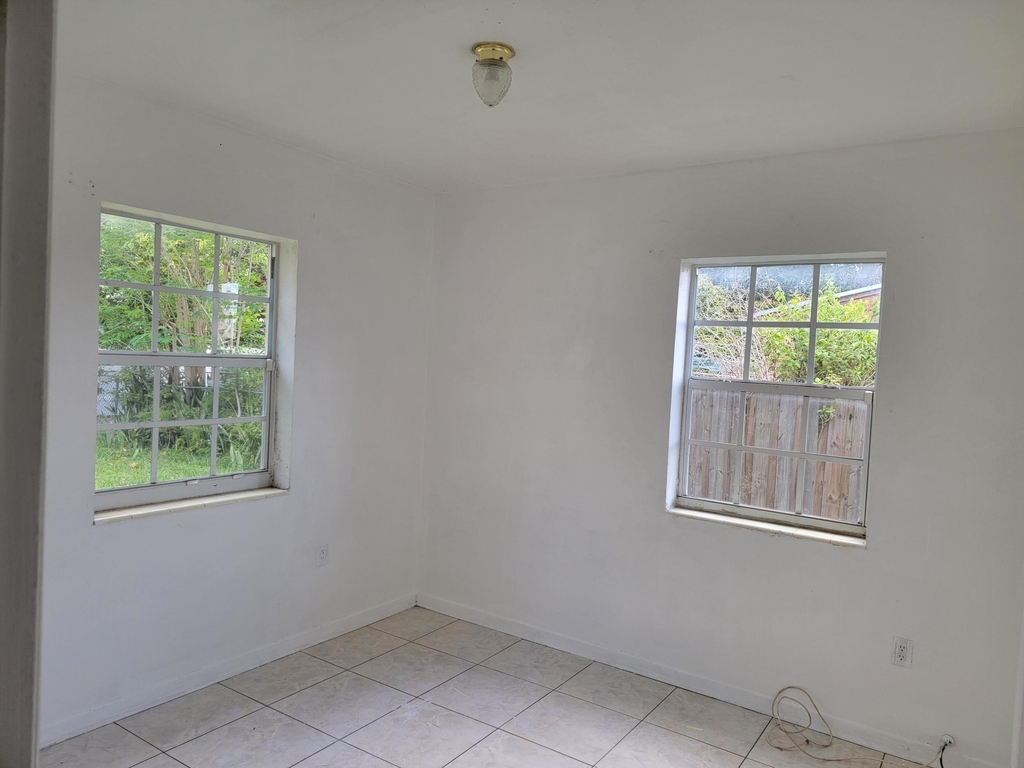 275 Nw 187th Street - Photo 3