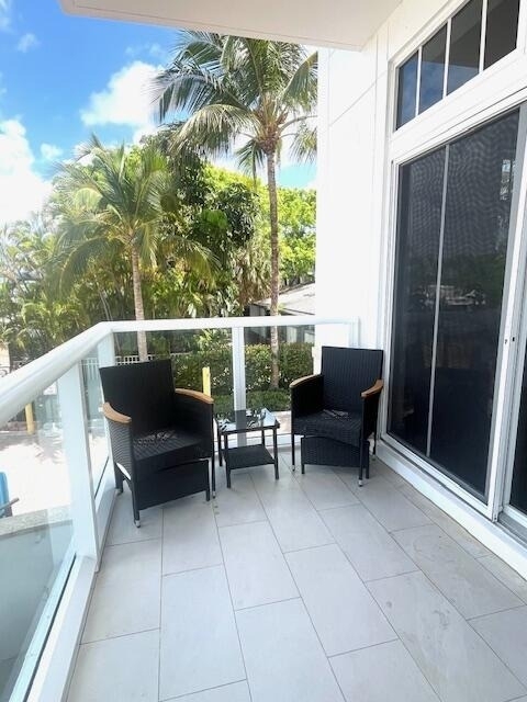 184 Lake Drive - Photo 4