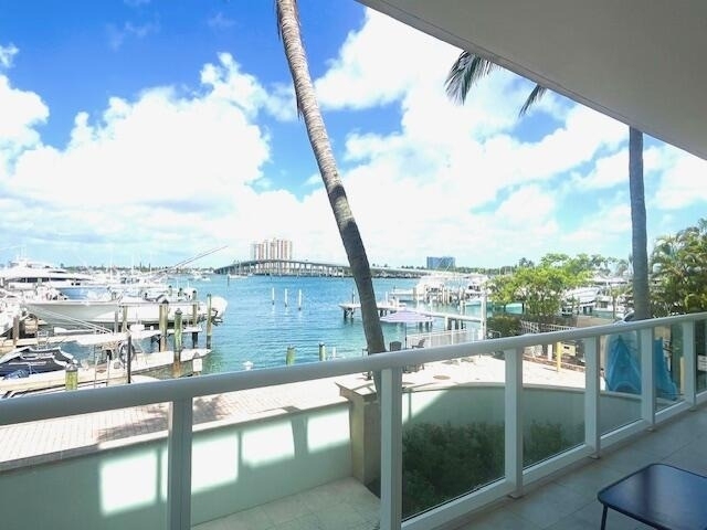 184 Lake Drive - Photo 2