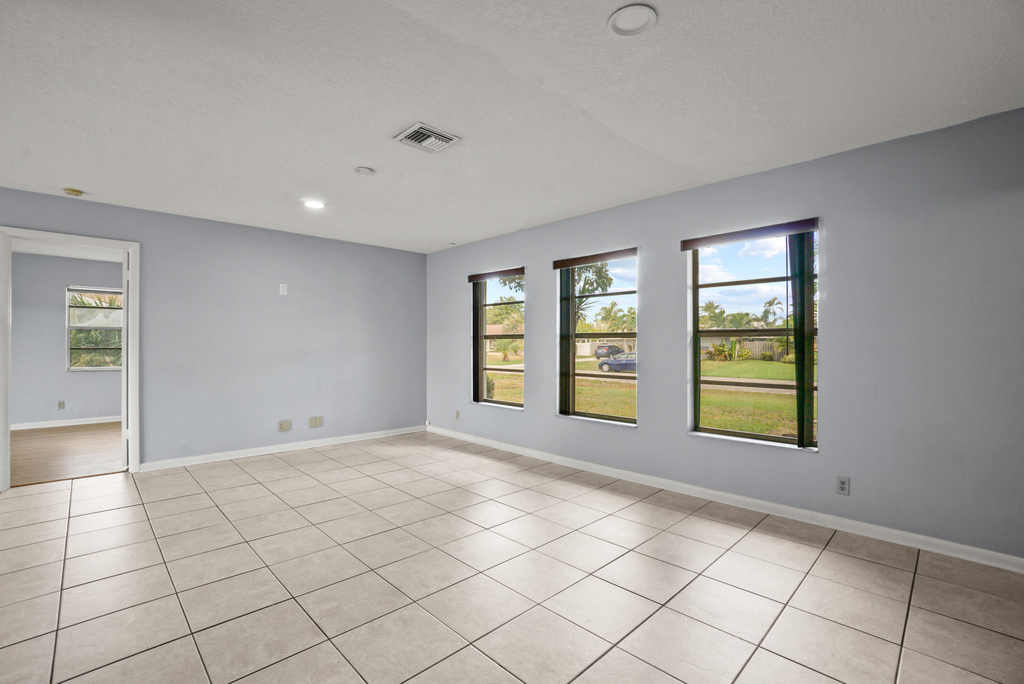 4128 Chestnut Avenue - Photo 3