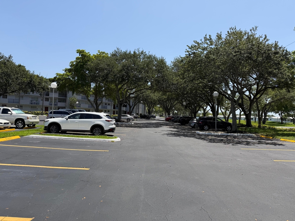 8405 Nw 61st Street - Photo 5
