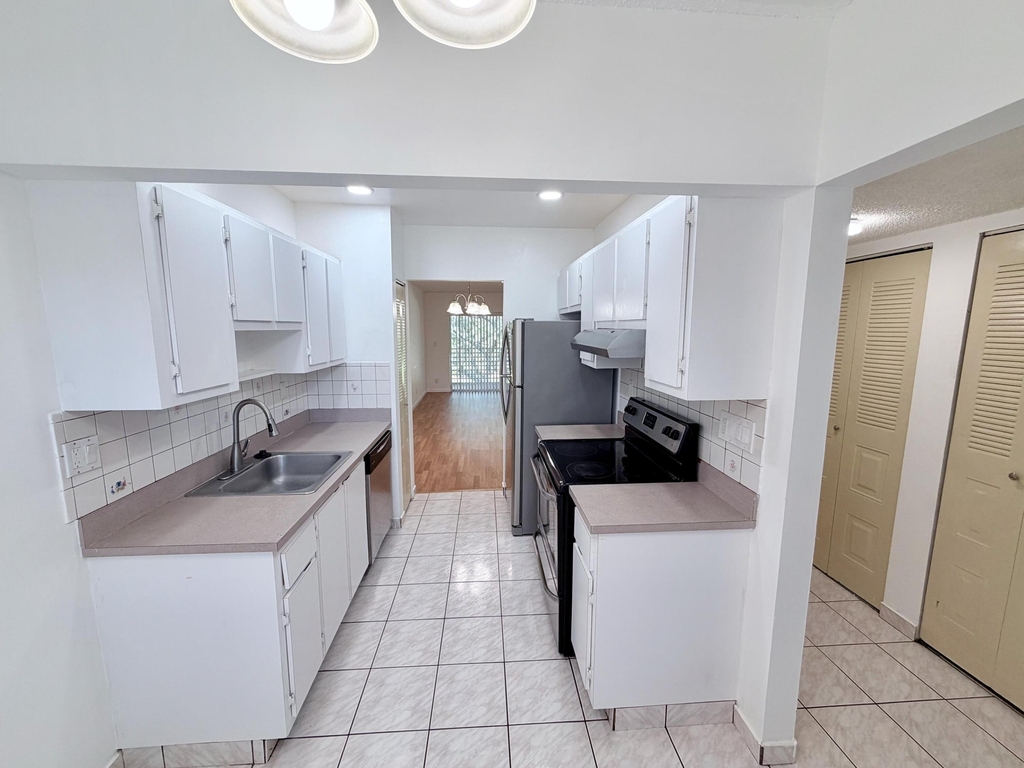 8405 Nw 61st Street - Photo 11