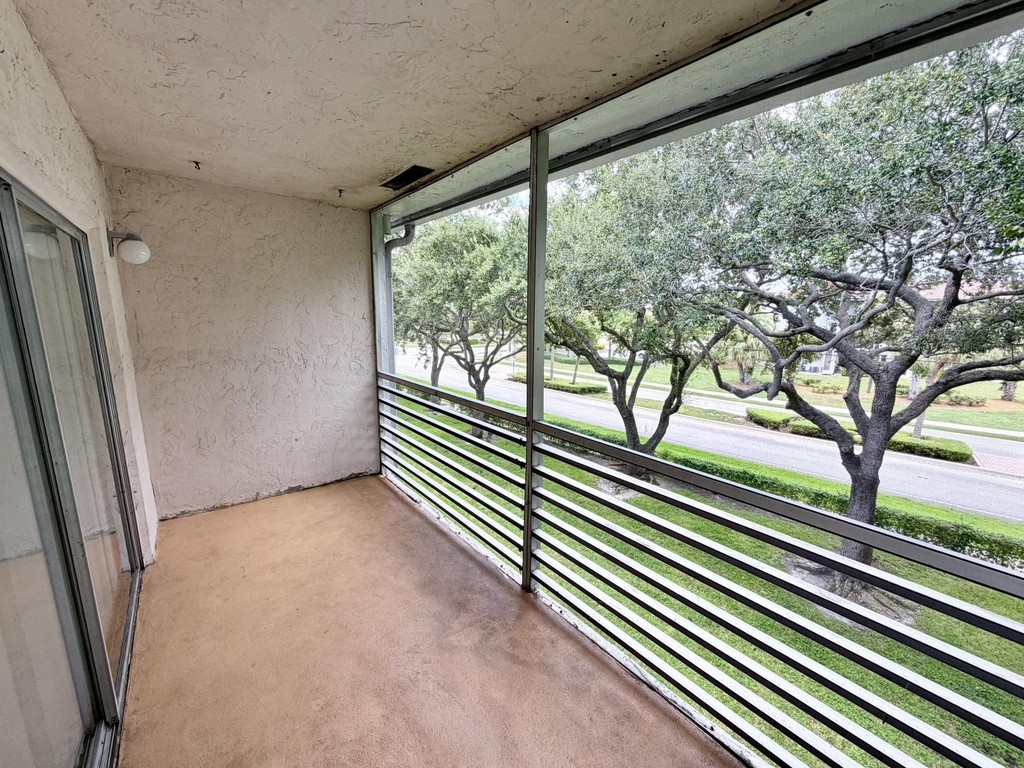 8405 Nw 61st Street - Photo 15