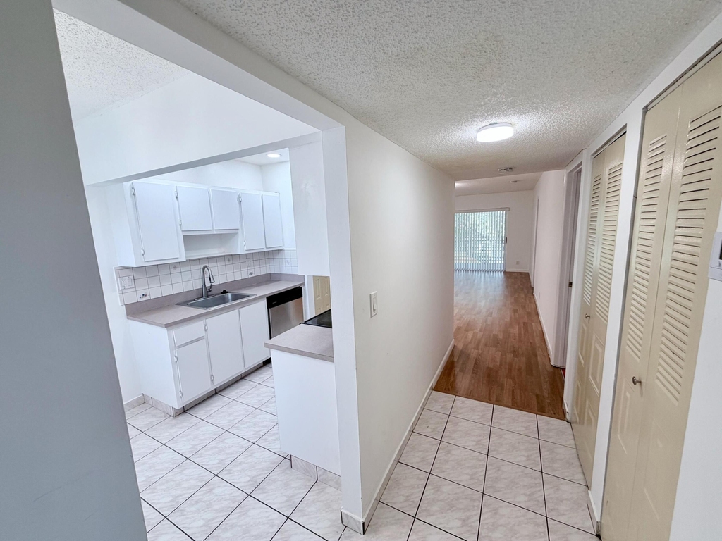 8405 Nw 61st Street - Photo 9