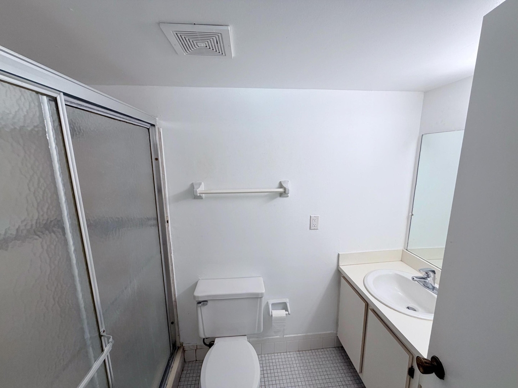 8405 Nw 61st Street - Photo 17