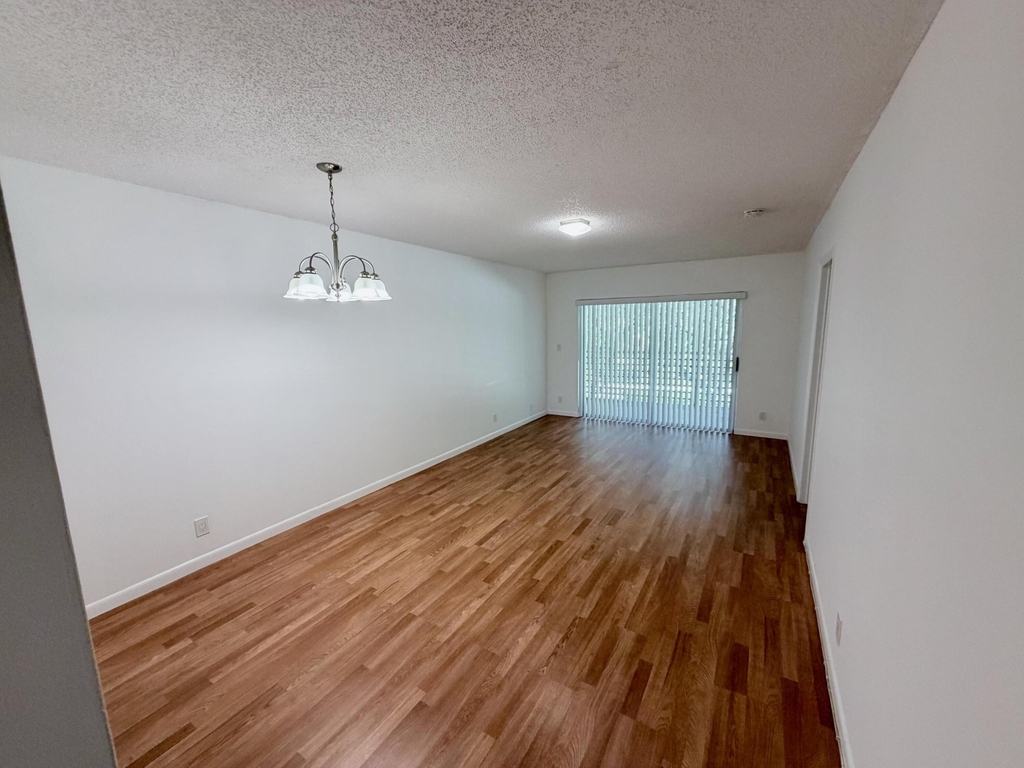 8405 Nw 61st Street - Photo 7