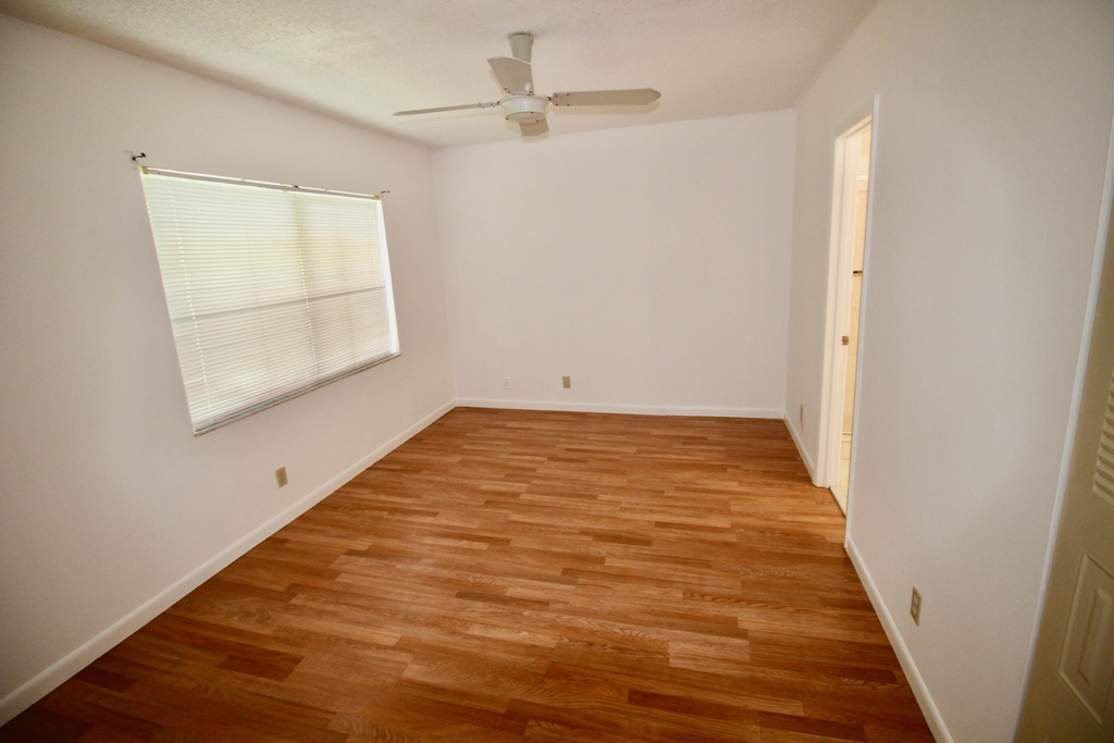 8405 Nw 61st Street - Photo 5