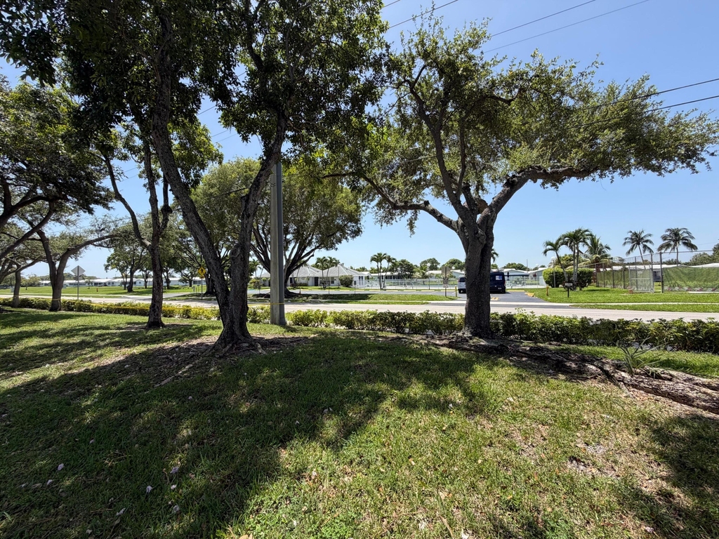 8405 Nw 61st Street - Photo 3