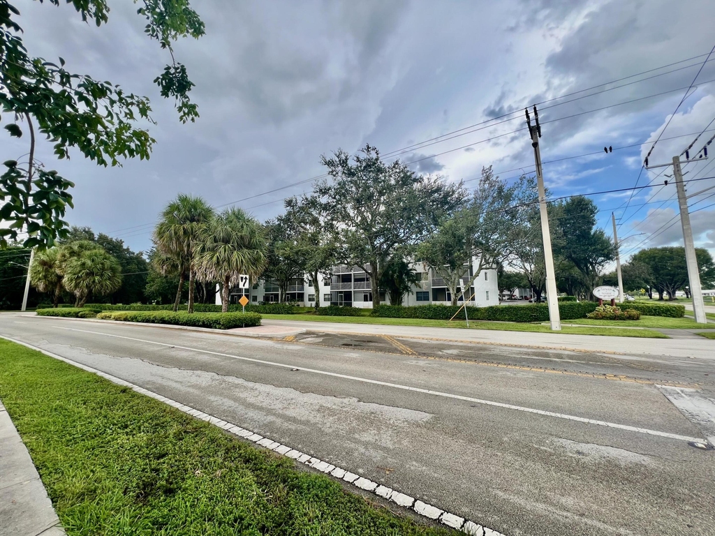 8405 Nw 61st Street - Photo 10