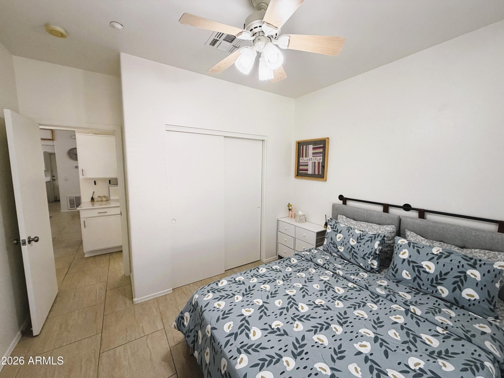 805 S Sycamore -- - Photo 7