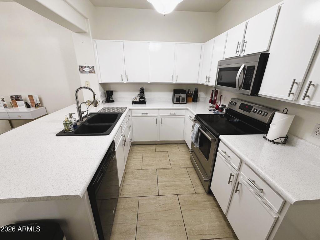 805 S Sycamore -- - Photo 15