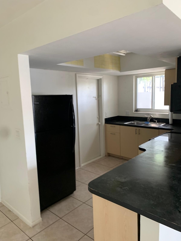 2624 Ne 32nd Street - Photo 4