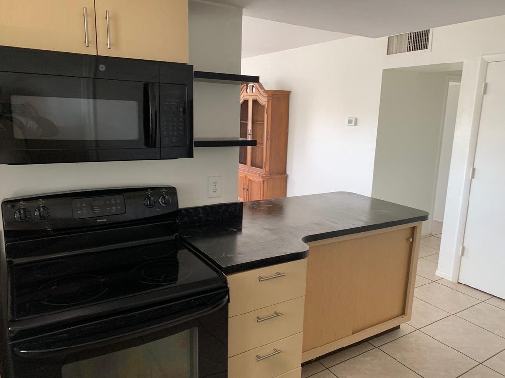 2624 Ne 32nd Street - Photo 1