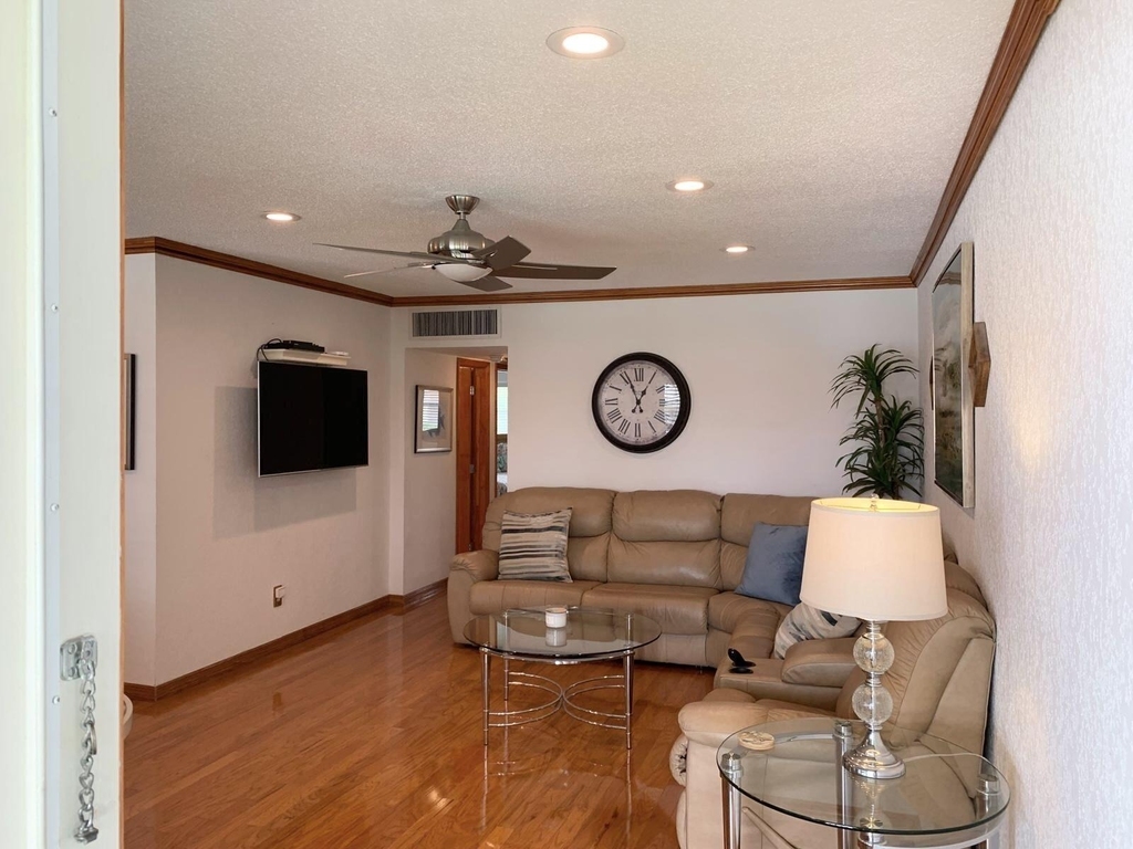 2453 Ne 51st Street - Photo 11