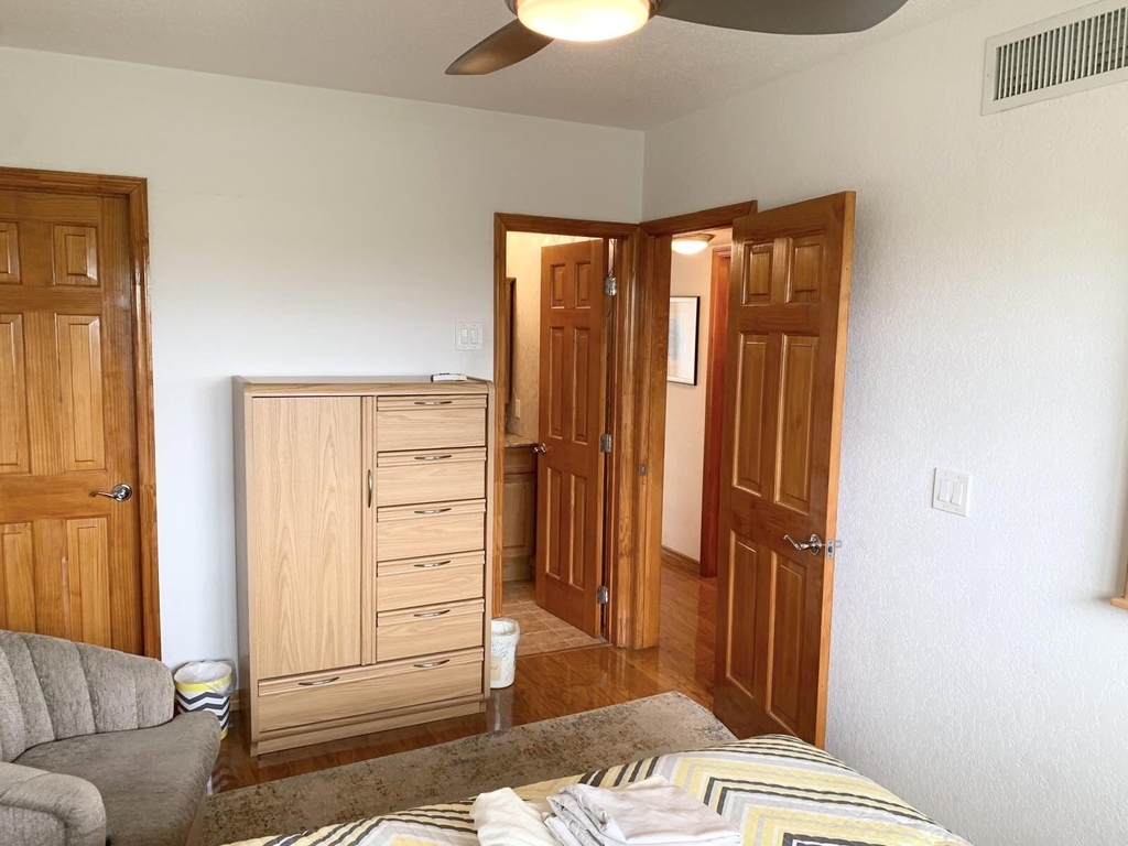 2453 Ne 51st Street - Photo 5
