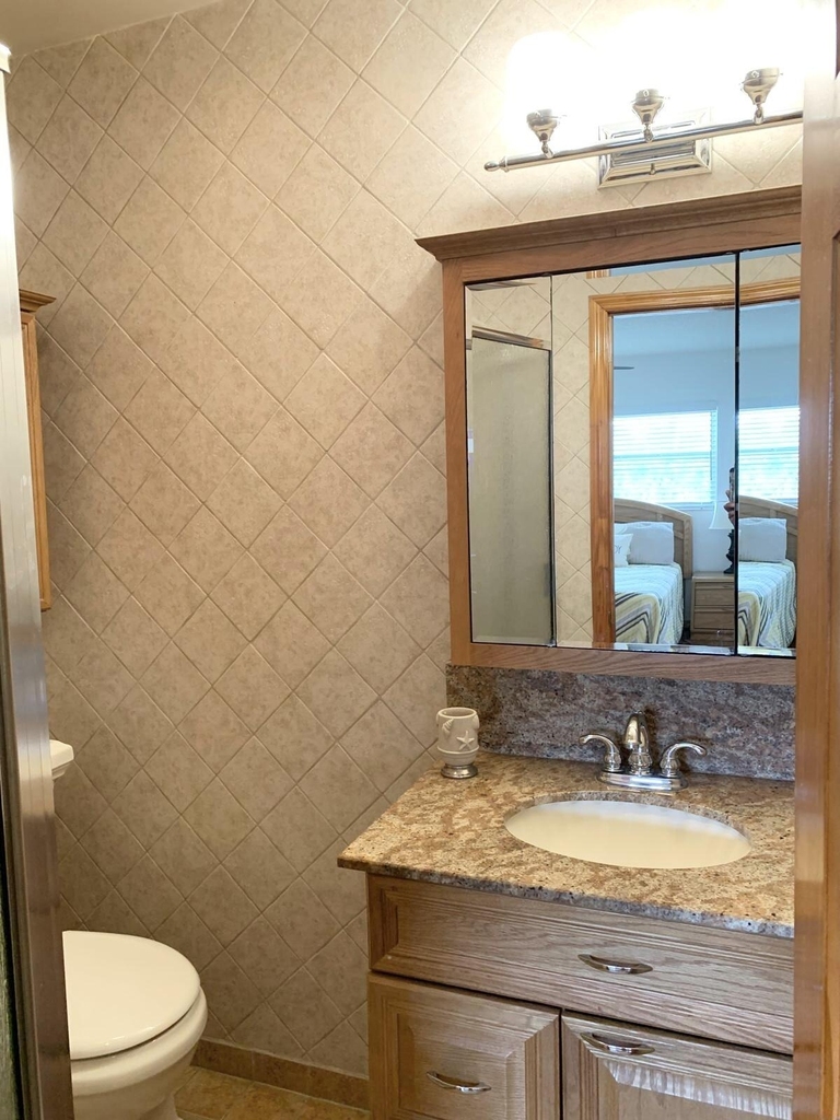 2453 Ne 51st Street - Photo 6