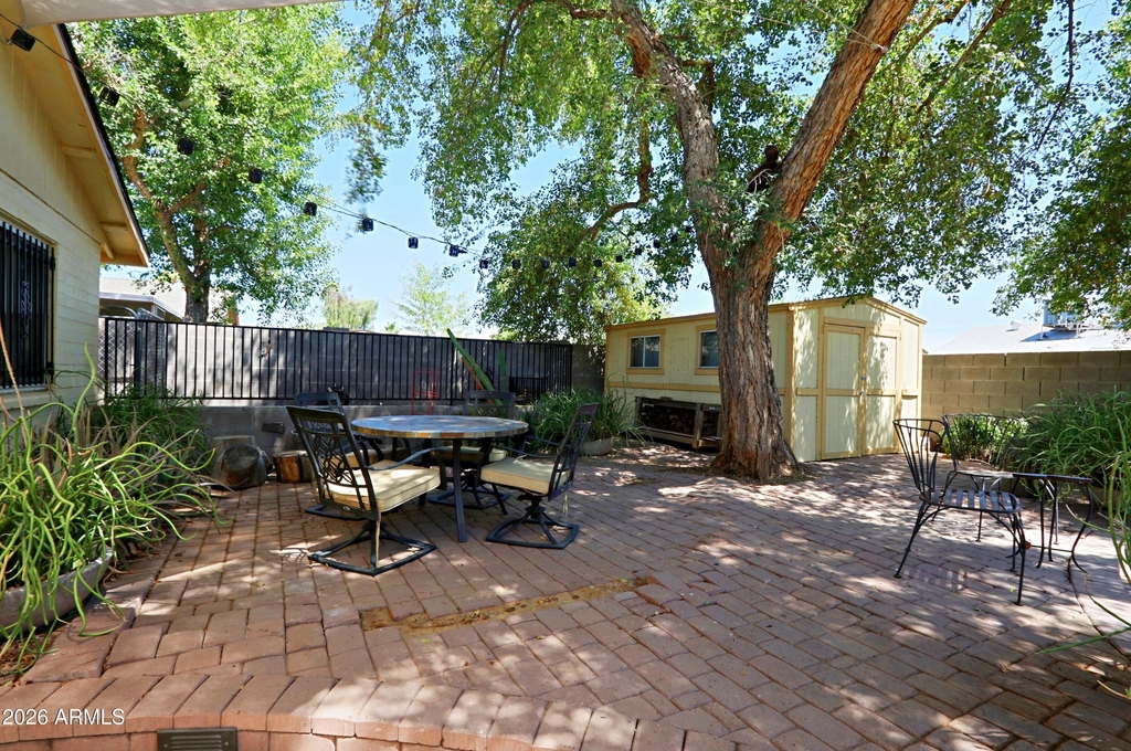 703 E Auburn Drive - Photo 38