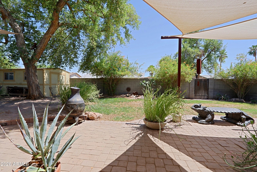 703 E Auburn Drive - Photo 36