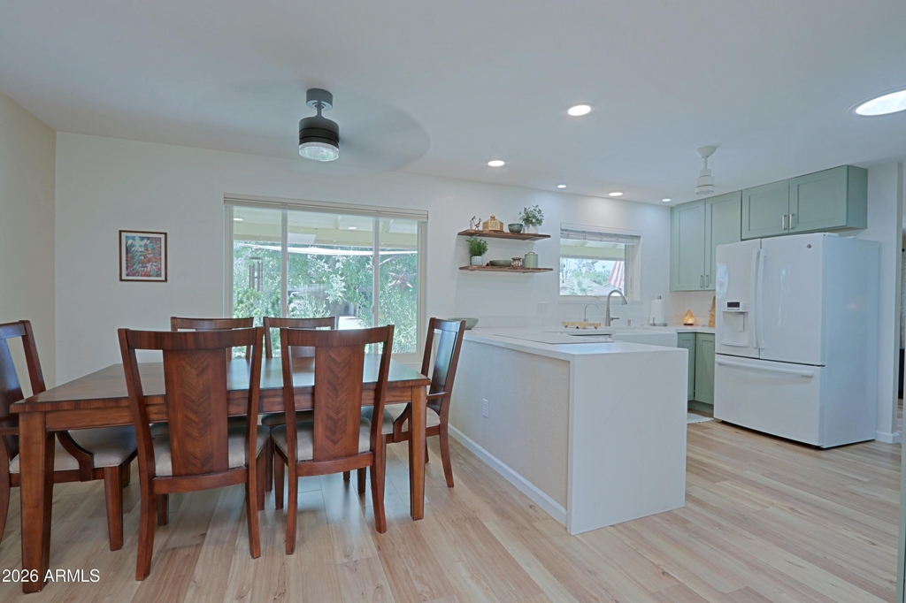703 E Auburn Drive - Photo 11