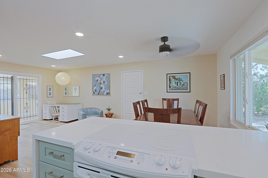 703 E Auburn Drive - Photo 9
