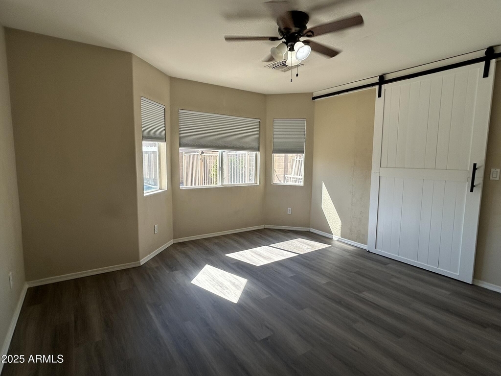 6049 W Wood Street - Photo 11