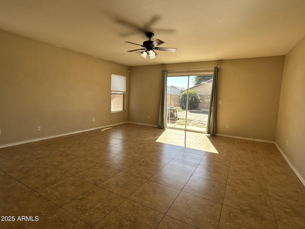 6049 W Wood Street - Photo 3