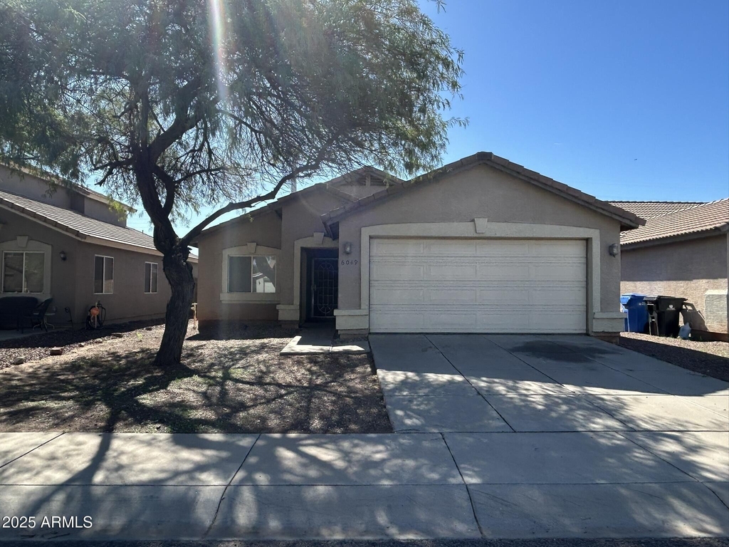 6049 W Wood Street - Photo 0
