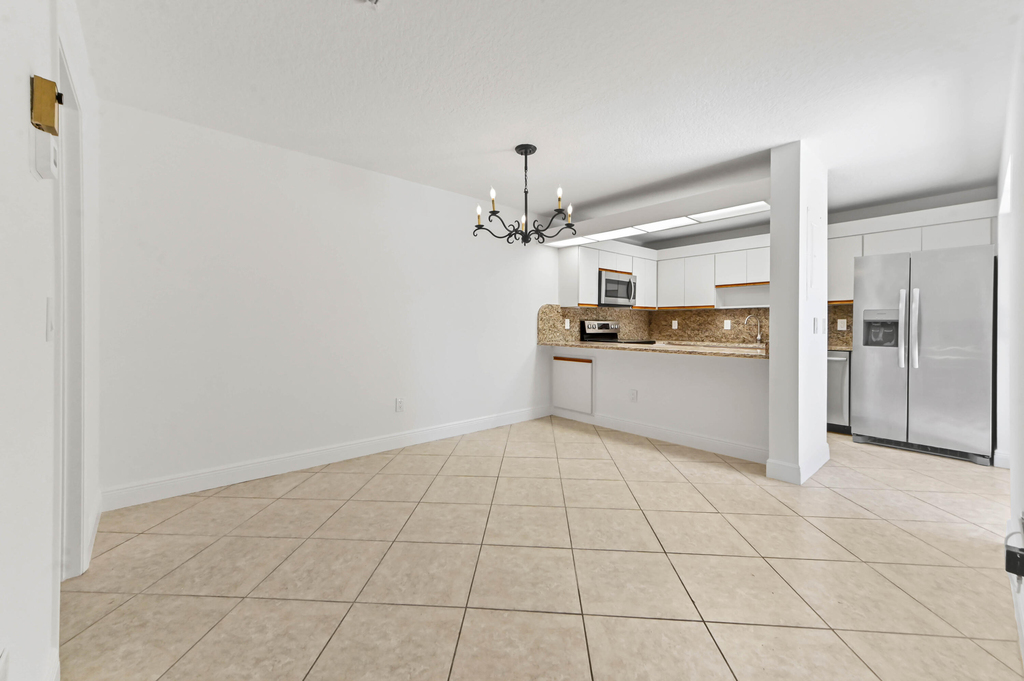 825 Center Street - Photo 6