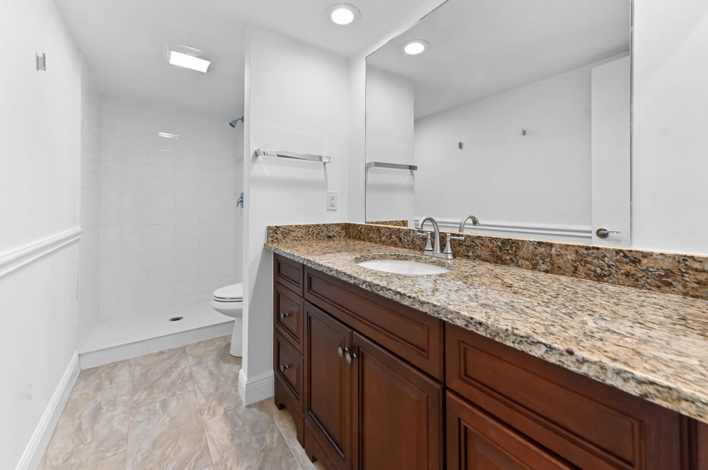 825 Center Street - Photo 16