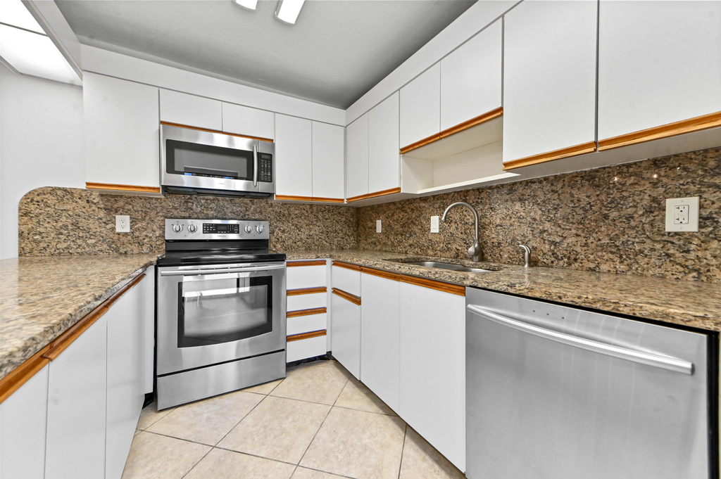 825 Center Street - Photo 8