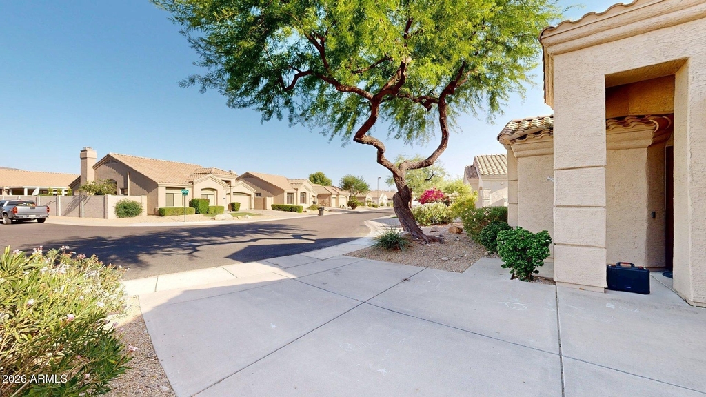 14746 N 97th Street - Photo 2