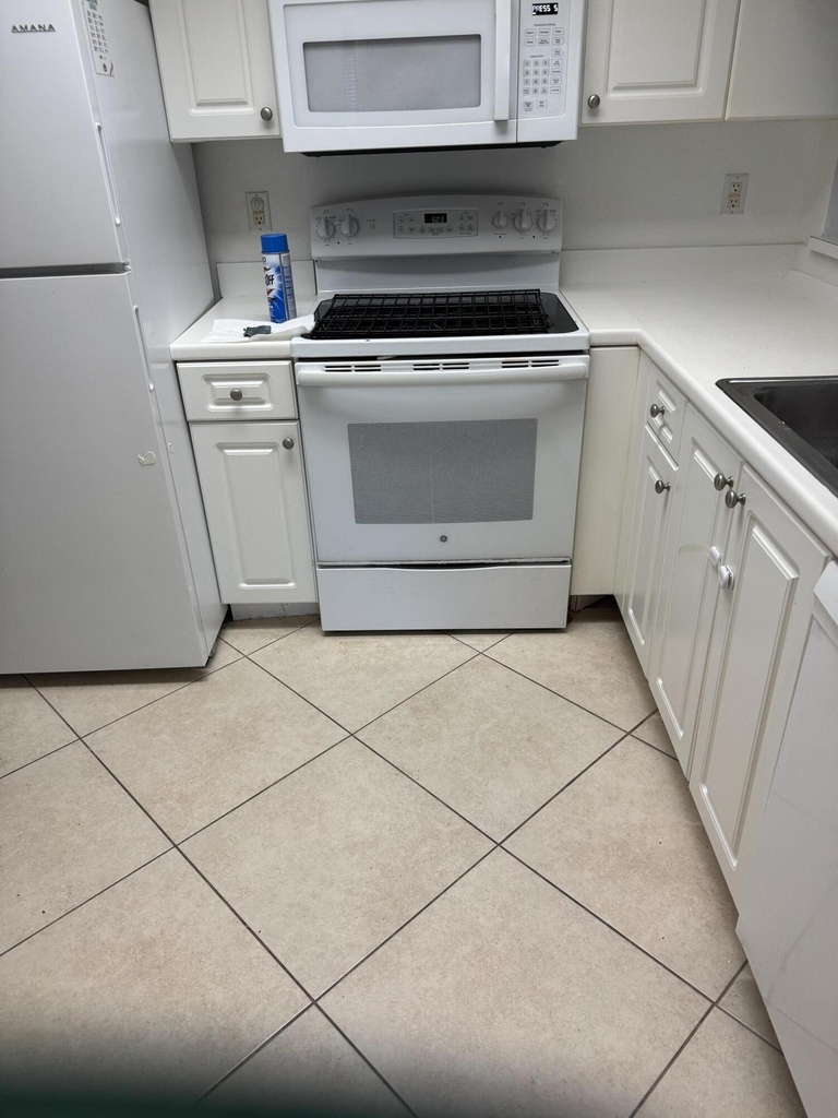 2802 Sarento Place - Photo 4