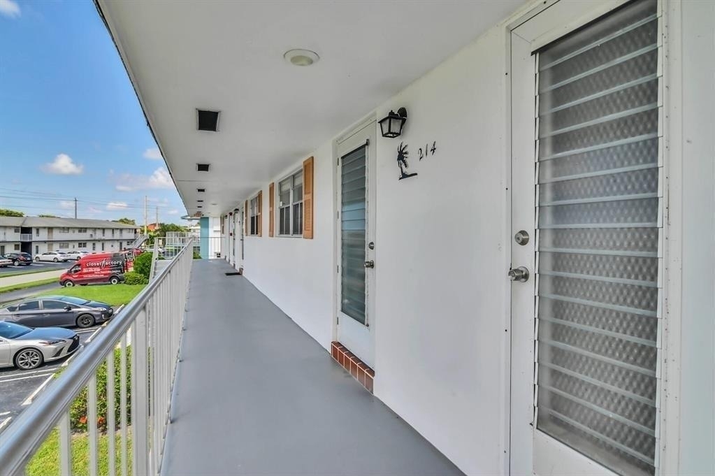 1116 Lake Terrace - Photo 4