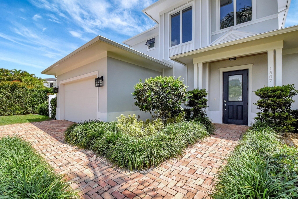 1507 Pine Lane - Photo 1