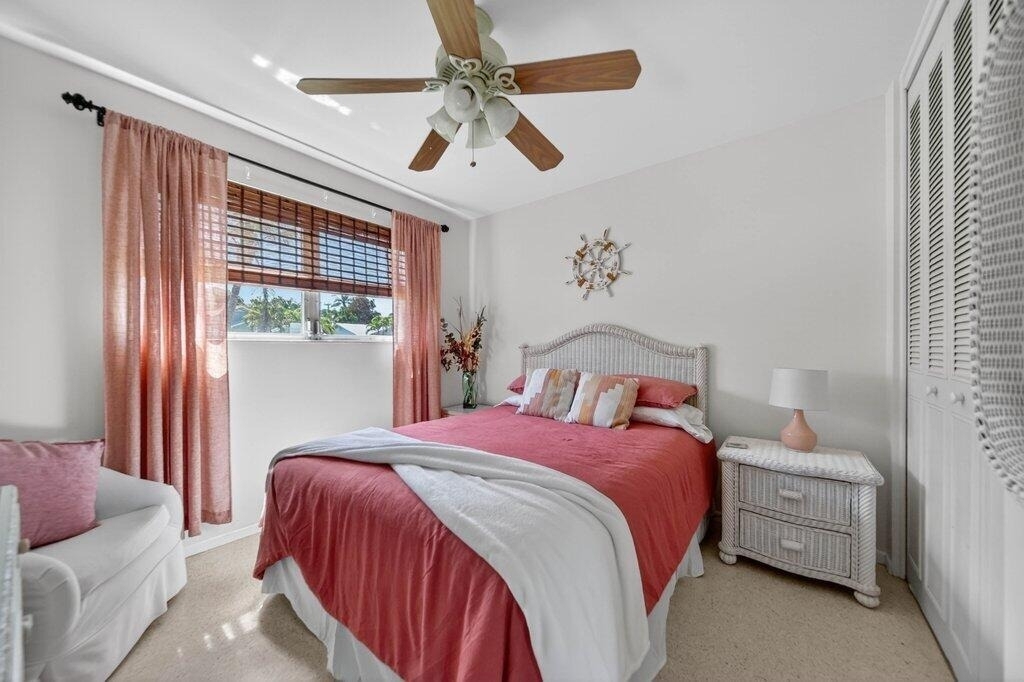 262 Se Monterey Avenue - Photo 22