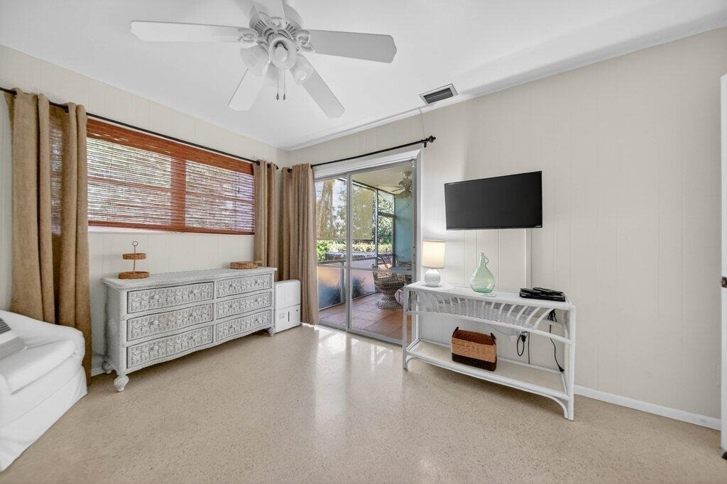 262 Se Monterey Avenue - Photo 27